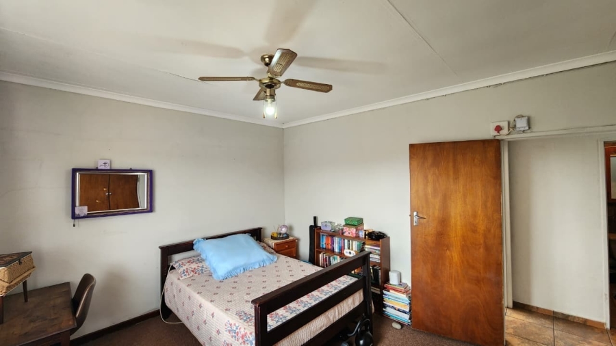 5 Bedroom Property for Sale in Vredenburg Western Cape